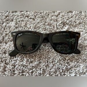 Ray-Ban Wayfarer men’s sunglasses. Like new